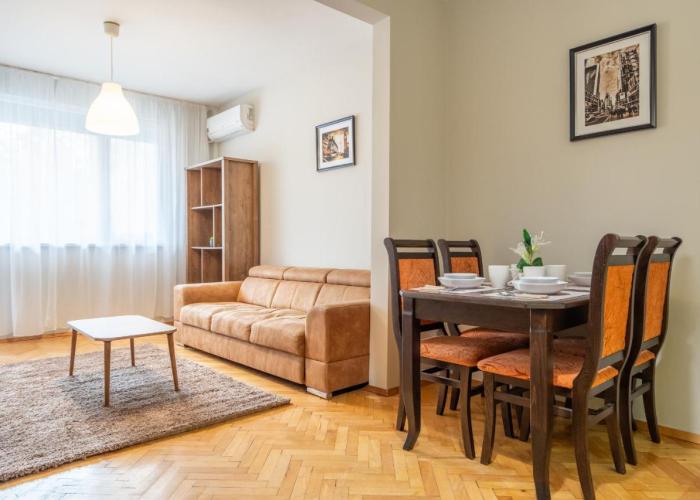 Pirotska 2-Bedroom 100m2 Apartment in Sofia Center