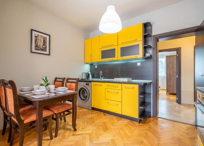 Pirotska 2-Bedroom 100m2 Apartment in Sofia Center