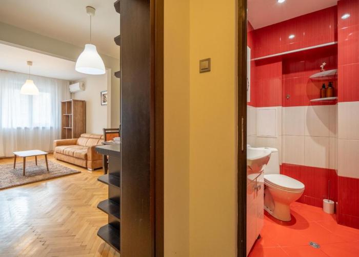 Pirotska 2-Bedroom 100m2 Apartment in Sofia Center