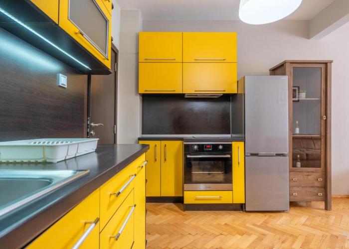 Pirotska 2-Bedroom 100m2 Apartment in Sofia Center