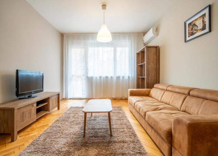 Pirotska 2-Bedroom 100m2 Apartment in Sofia Center