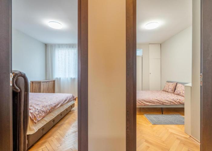 Pirotska 2-Bedroom 100m2 Apartment in Sofia Center