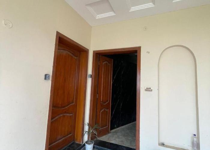 1 Bed Apartment TV Lounge and Equipped kitchen