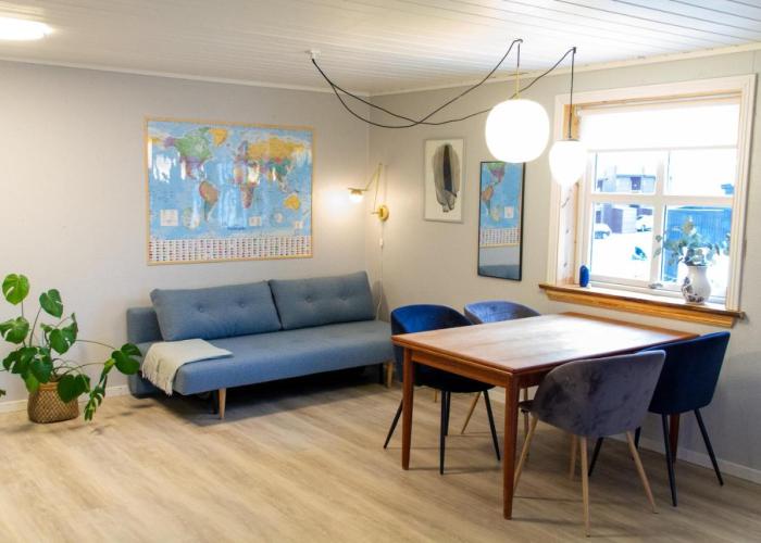 Spacious & cosy close to center with free private parking
