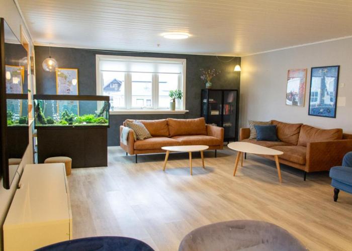 Spacious & cosy close to center with free private parking