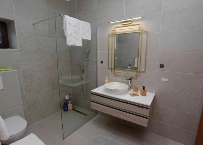 Lazovic- Apartment by the Sea with Amazing View