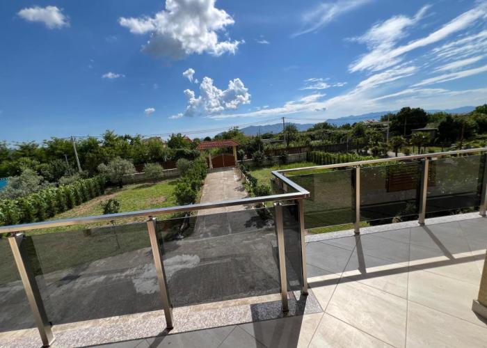 Villa S M