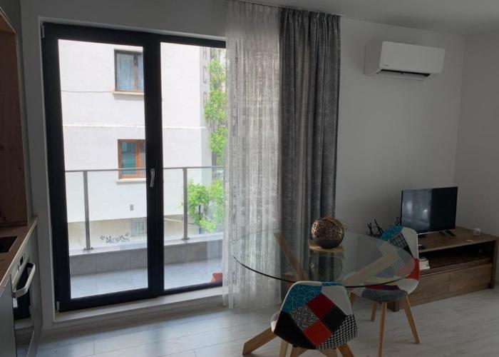 Kirmini apartment