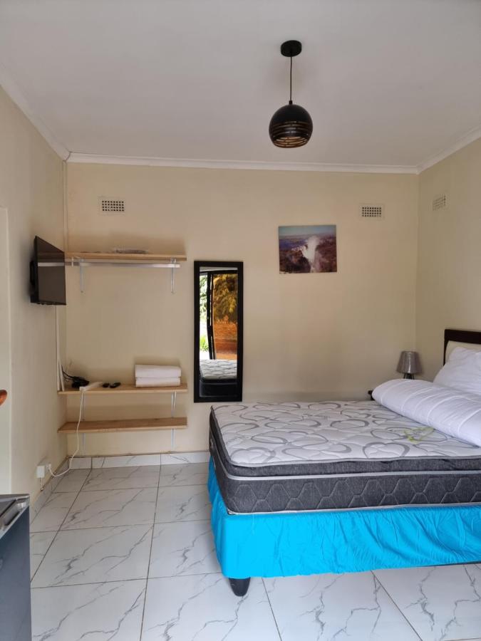 фото Gono Compound