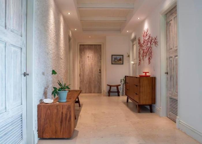 Great Family-Friendly condo inside the gates