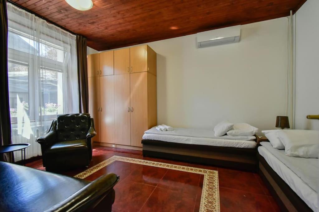 фото Garden Suite in Sofia Center
