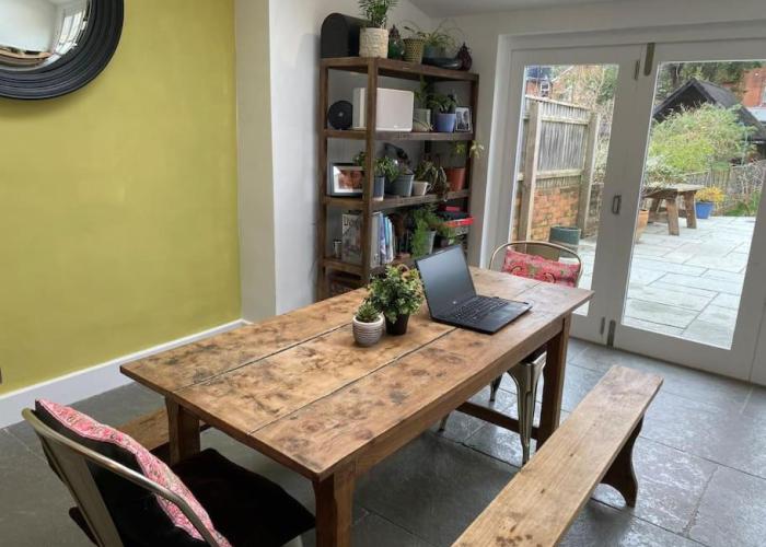 Large 4 Bedroom Family home in centre Winchester