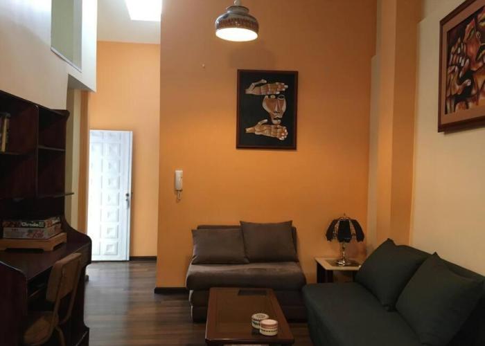ACOGEDOR DEPARTAMENTO EN CENTRO HISTÓRICO-Cuenca