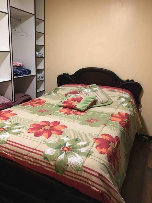 ACOGEDOR DEPARTAMENTO EN CENTRO HISTÓRICO-Cuenca