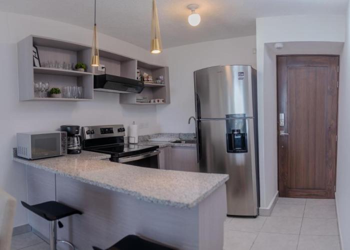 Condo 9, San Francisco Tower