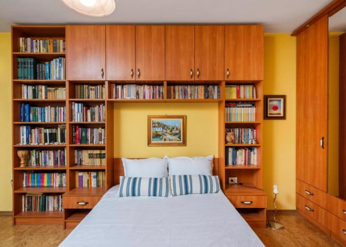 Vintage and Cozy 2BD Apartment in Prime Location by Flat Mаnager