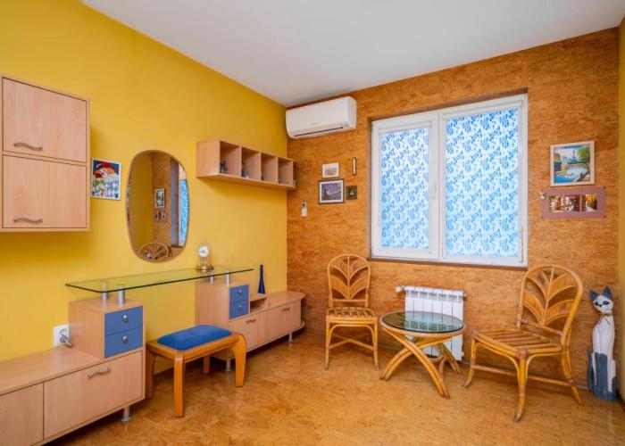 Vintage and Cozy 2BD Apartment in Prime Location by Flat Mаnager