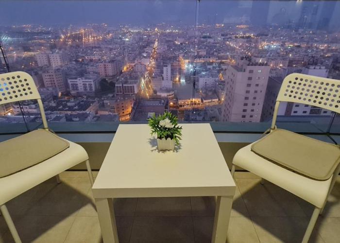 High Floor Era View Tower City View