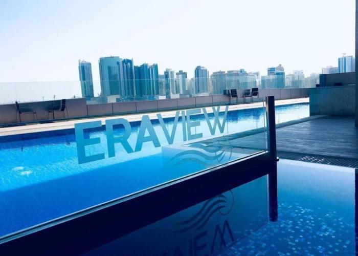 High Floor 31 with Skyline View