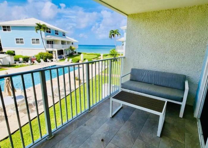 7Mile Beachfront Apartment