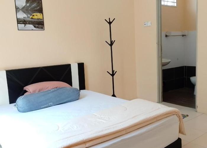 Happy Raub Guest House