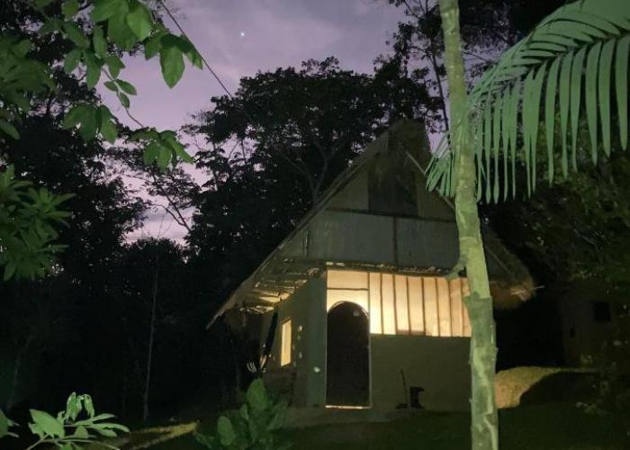 Sweet little cabin in ecological artist community