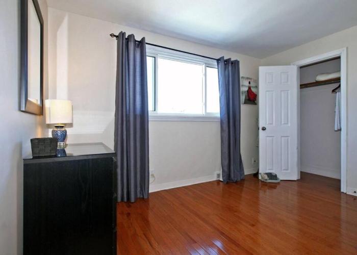 Niagara SkyLine Park And Walk To The Falls & Wonderful Free Breakfast Deliverd Daily to the Rental
