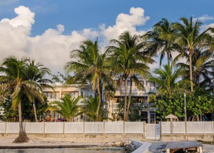 Babylon Beach Resort