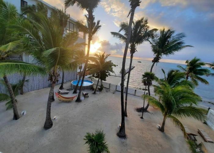 Babylon Beach Resort