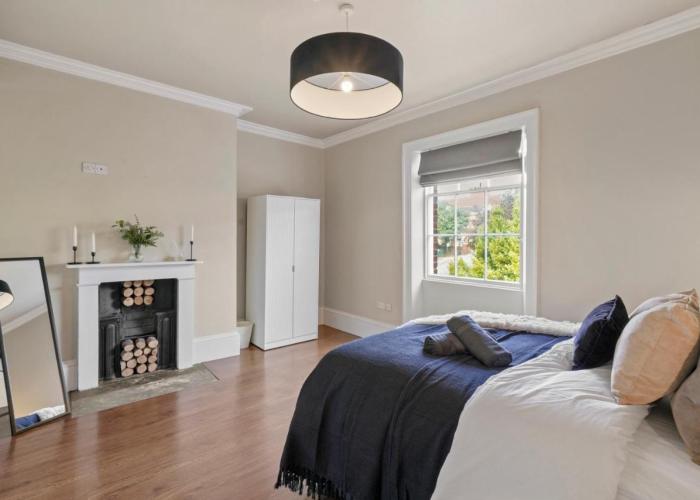30 percent off! Exquisite Georgian Apartment with Reserved Parking