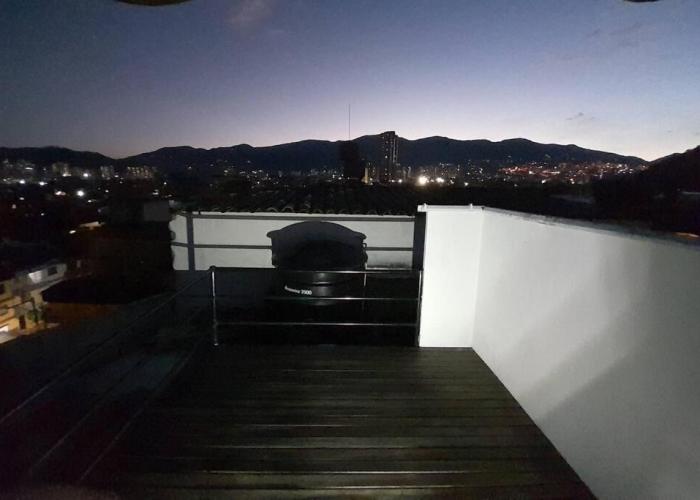 Dúplex con hermosa vista a la ciudad deck exterior
