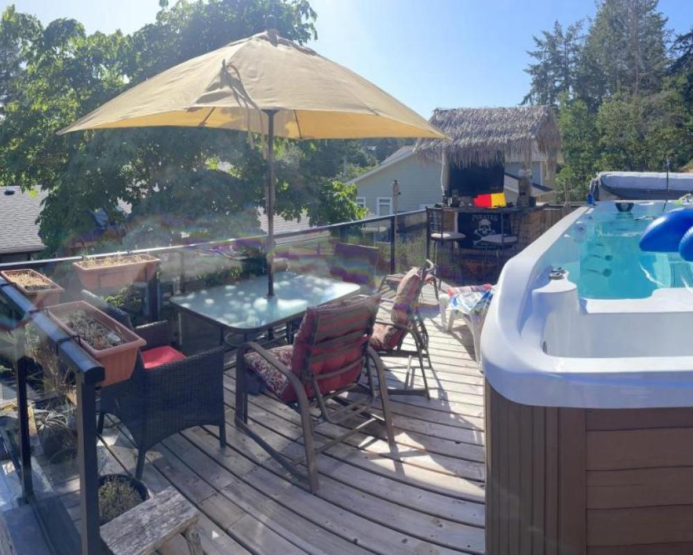 Trader Vics Tiki Bar n Grill