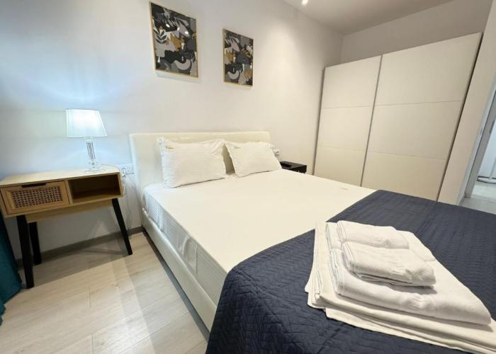 Luxury Apartments Avanera with 1&2 Bedroom with Parking