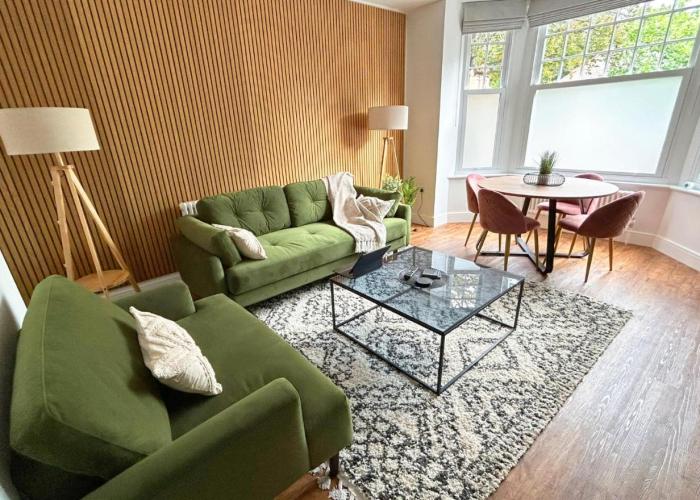1 Bed & 1 Sofa Bed Alpine Style Ground Floor Apartment