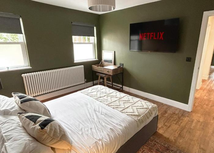 1 Bed & 1 Sofa Bed Alpine Style Ground Floor Apartment