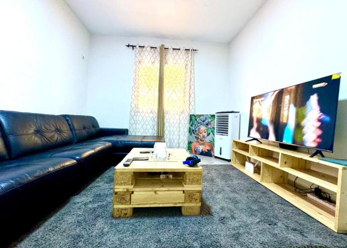 Big apartment Yaoundé 2 rooms