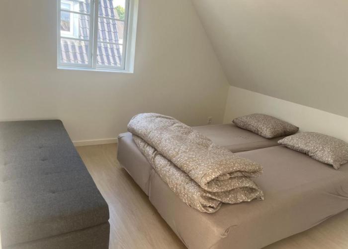 Charming Apartment with Lake View, Tennis Court- 5 Minutes from Odense Center