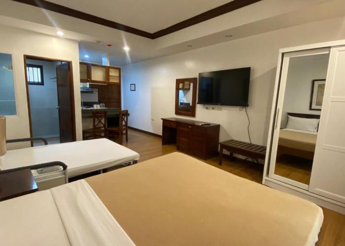 Club Balai Isabel Recto 102 Lakeshore Room
