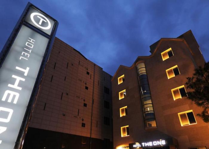 Hotel The One