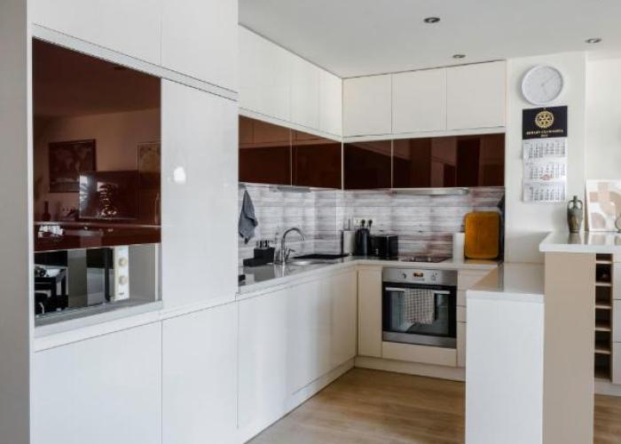 Spacious 2BD Flat with Secure Free Parking