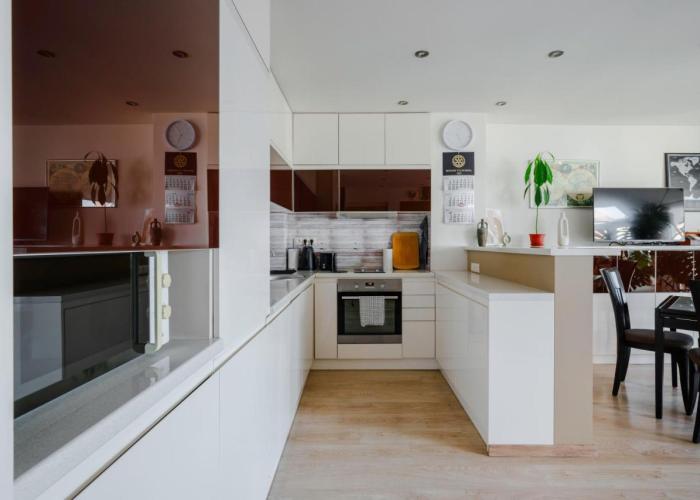 Spacious 2BD Flat with Secure Free Parking