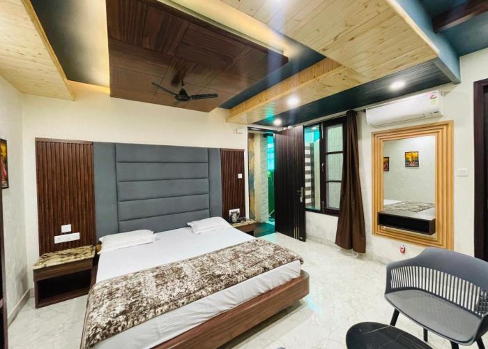 Anand residency