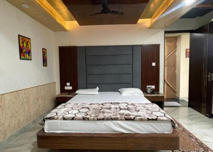 Anand residency