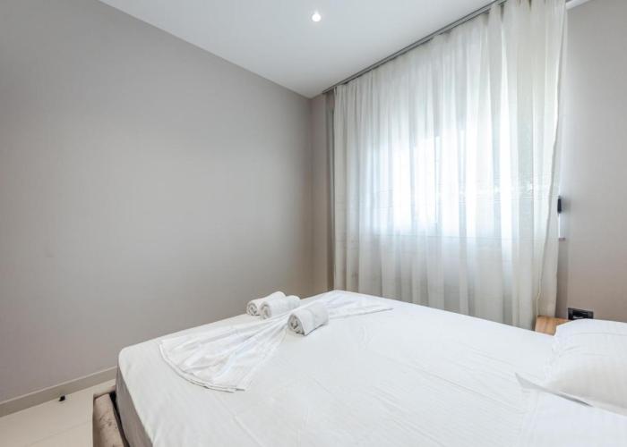 Summer Apartments D&A