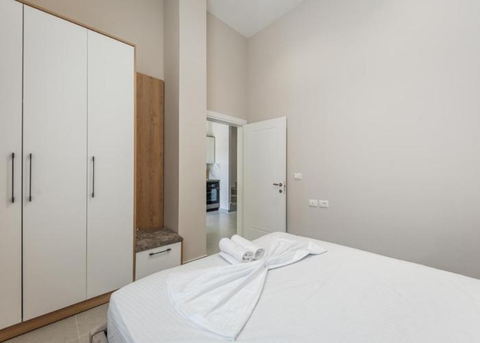 Summer Apartments D&A
