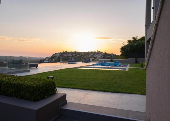 Reina del Cielo Luxury Villa