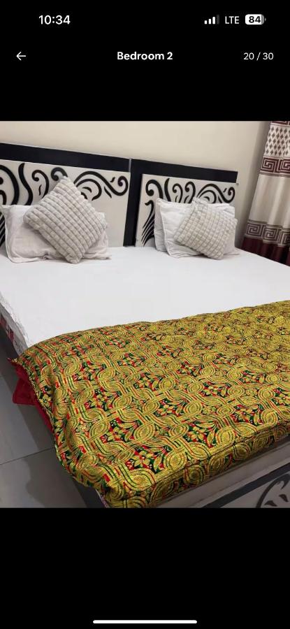 Lovely 2 Bedroom Furnished Apartments
