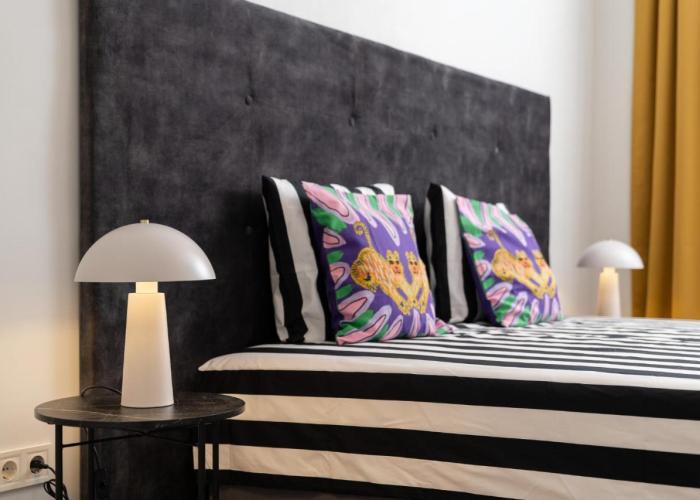 Bright & Sunny Stylish Apt with 2BDR and 2BTH