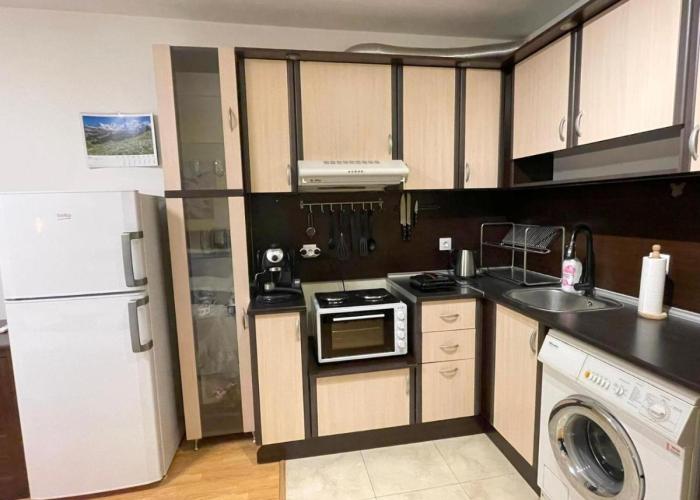 Blue Orchid Studio near airport & free parking