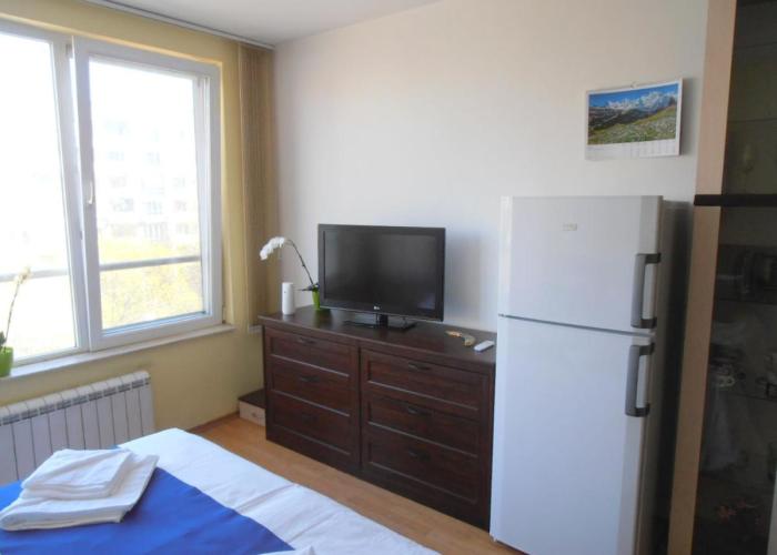 Blue Orchid Studio near airport & free parking